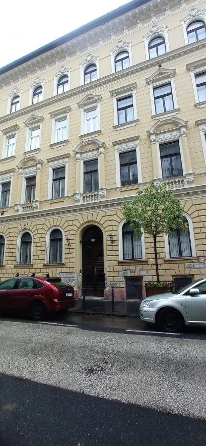 Apartman Western *