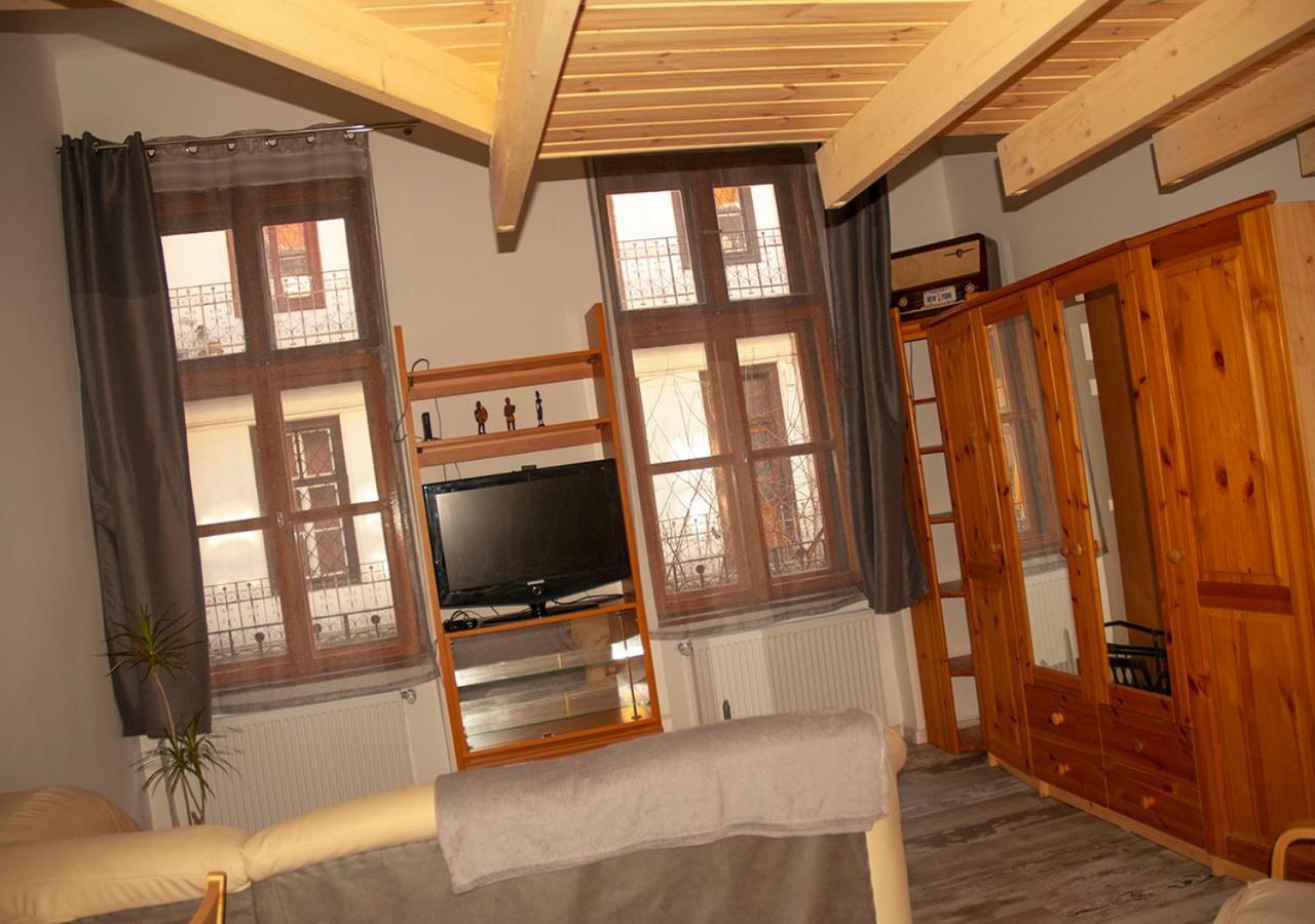 Western Apartman *