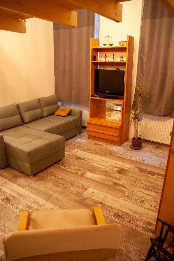 Western Apartman